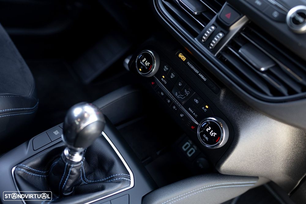 Ford Focus 2.3 EcoBoost S&S ST - 42