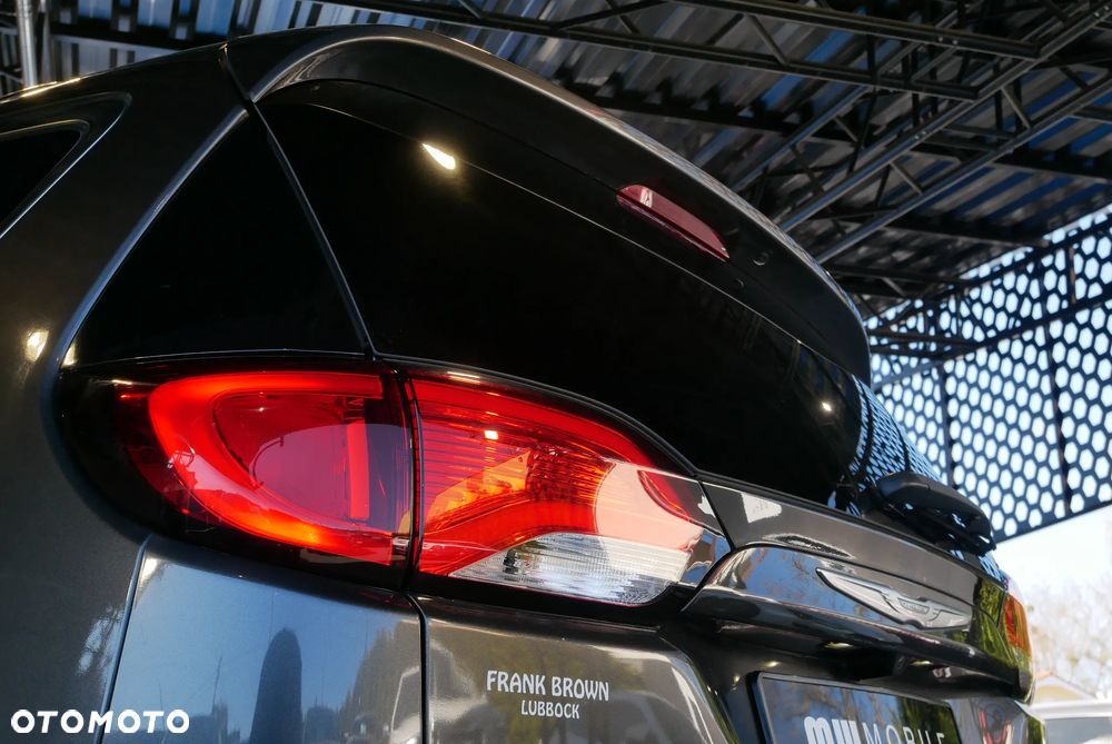 Chrysler Pacifica - 35