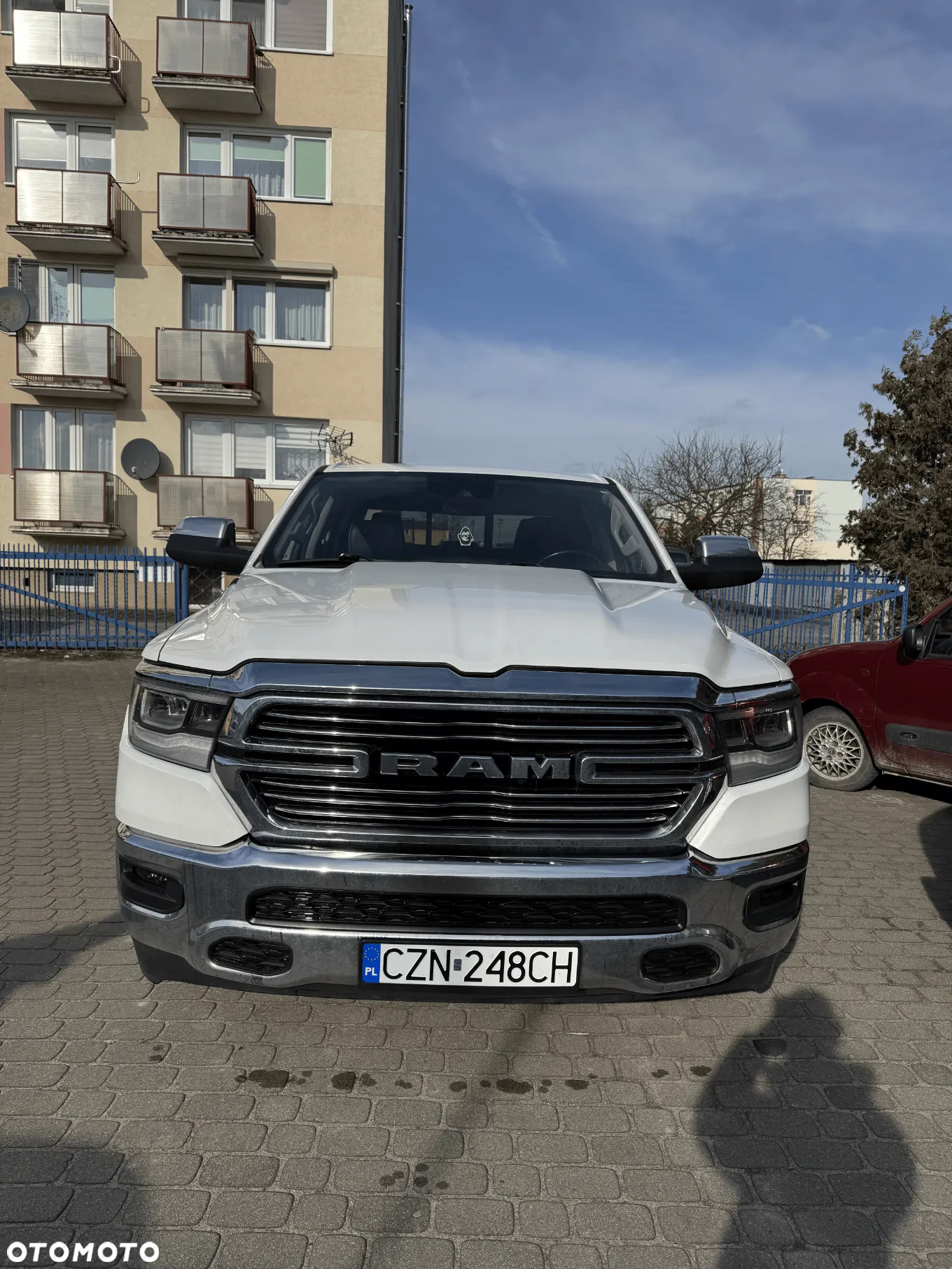 RAM 1500 Crew Cab Laramie - 3
