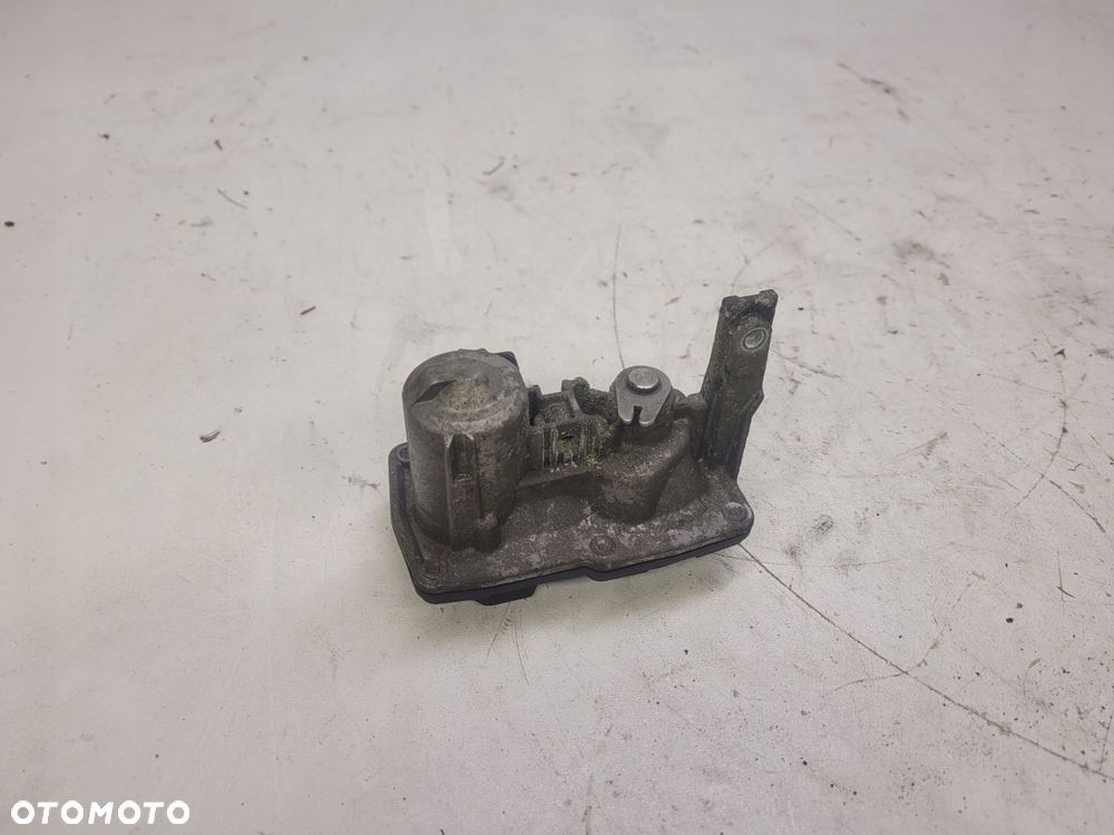 PRZEPUSTNICA SPALIN AUDI A4 B9 A5 2.0 5Q0253691J - 3