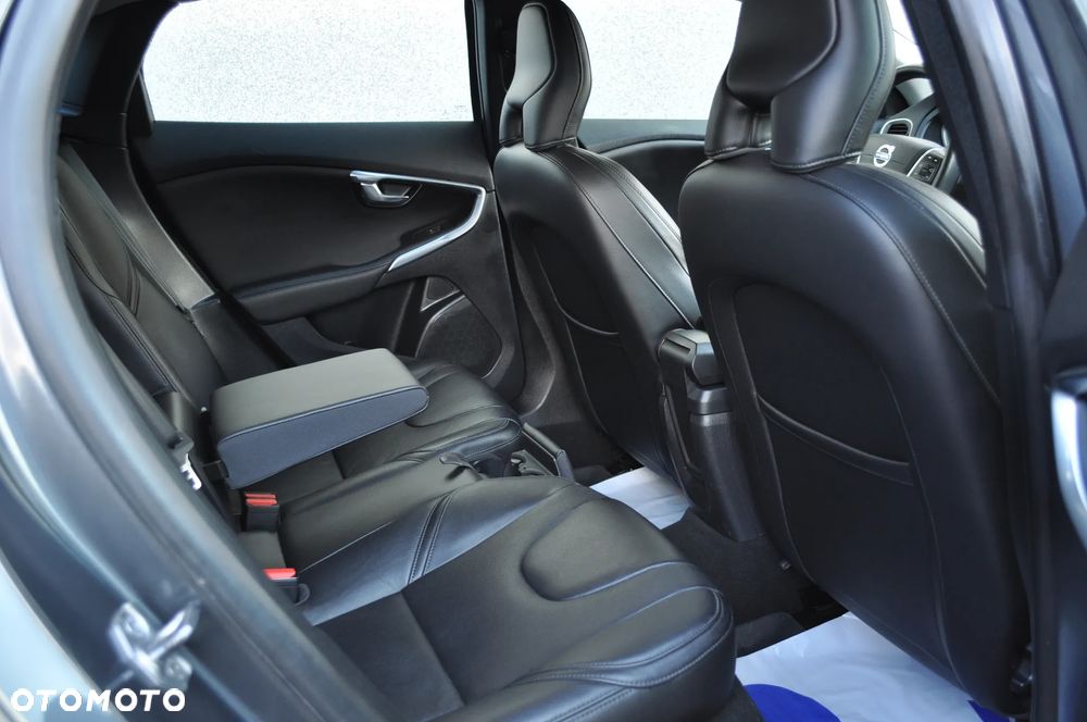 Volvo V40 D2 Momentum - 19