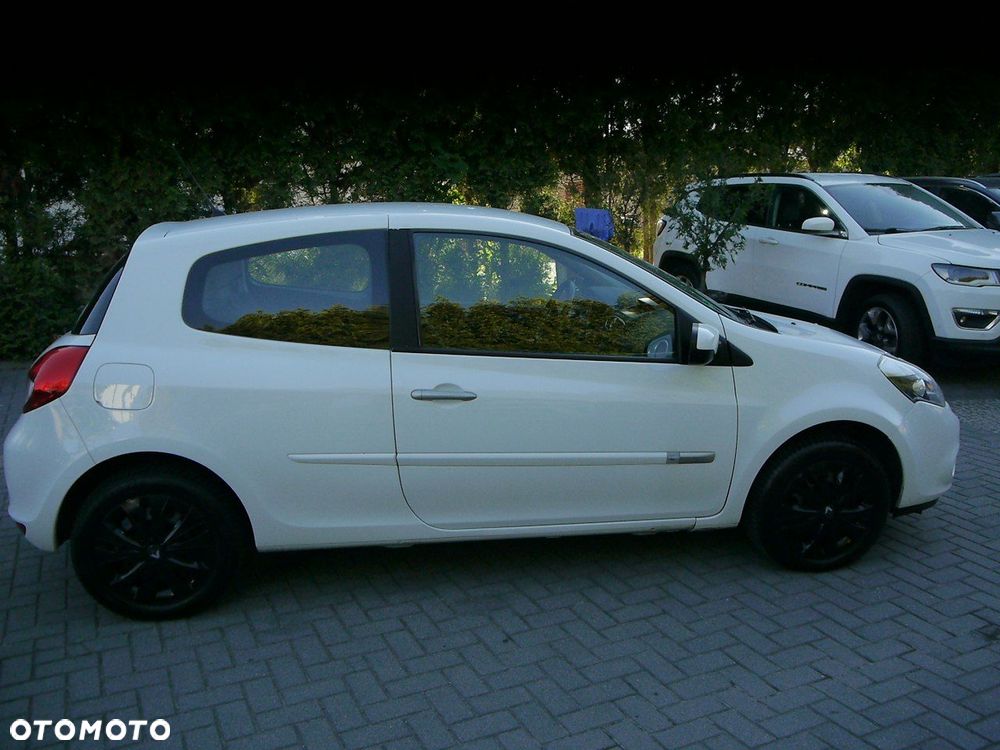 Renault Clio - 10