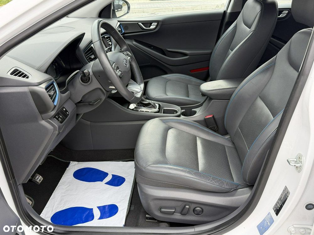 Hyundai IONIQ - 19