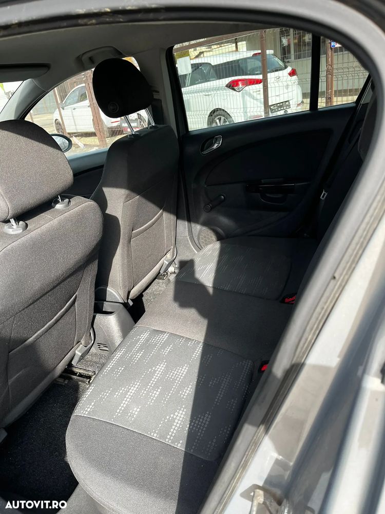 Opel Corsa 1.4 16V Satellite - 9