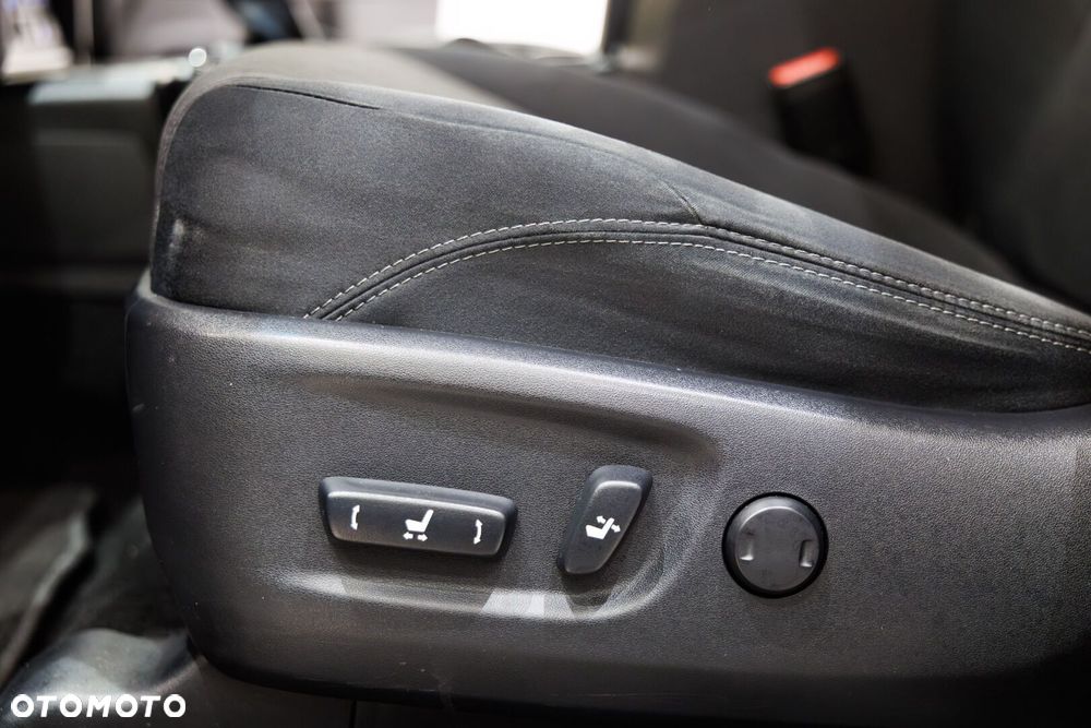 Toyota Land Cruiser - 30