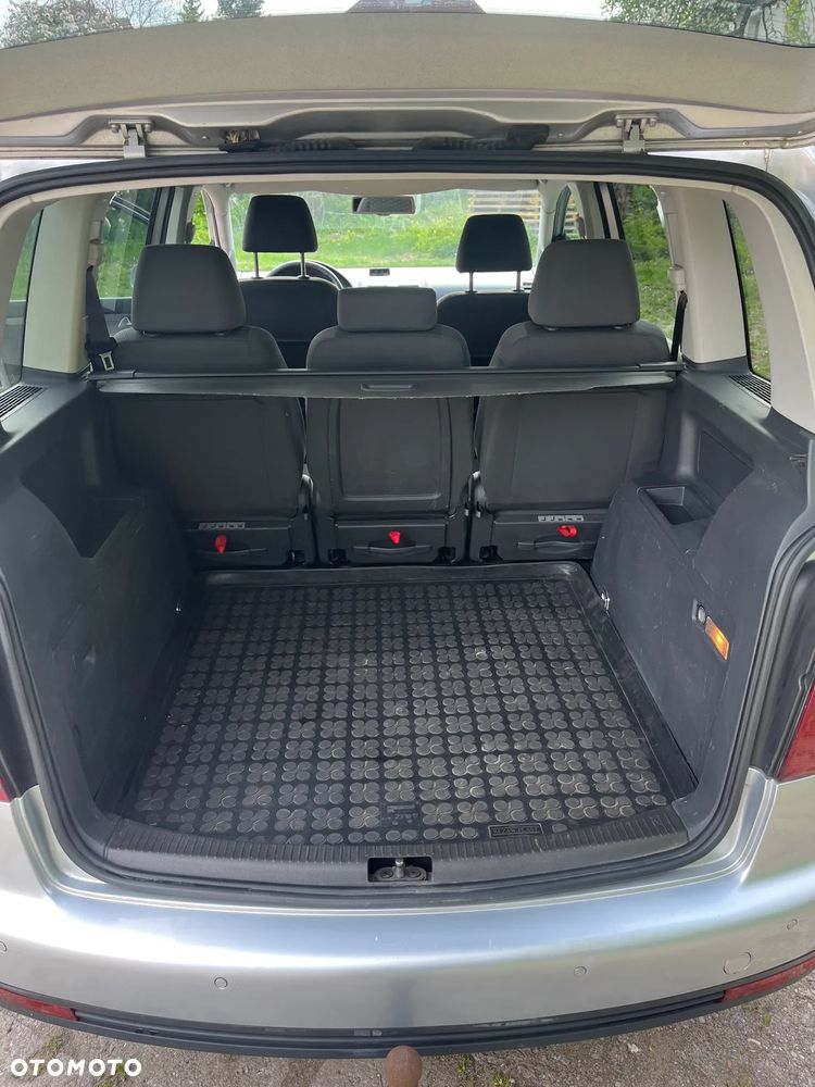 Volkswagen Touran - 7