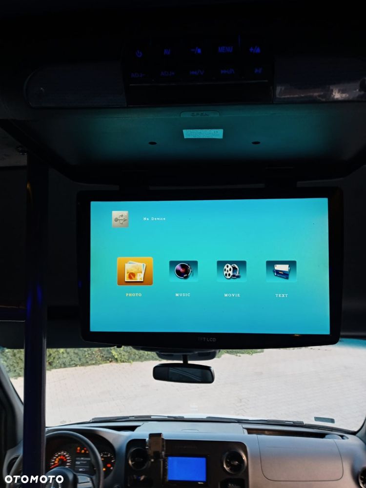 Mercedes-Benz Sprinter - 14