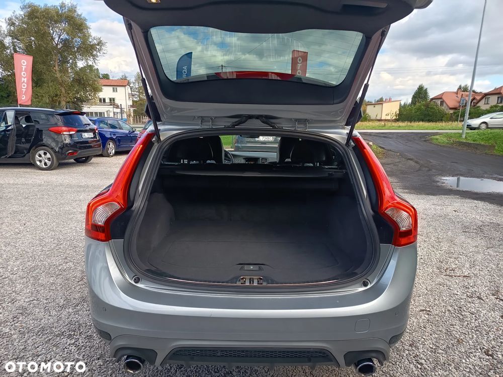 Volvo V60 D4 Geartronic RDesign - 32