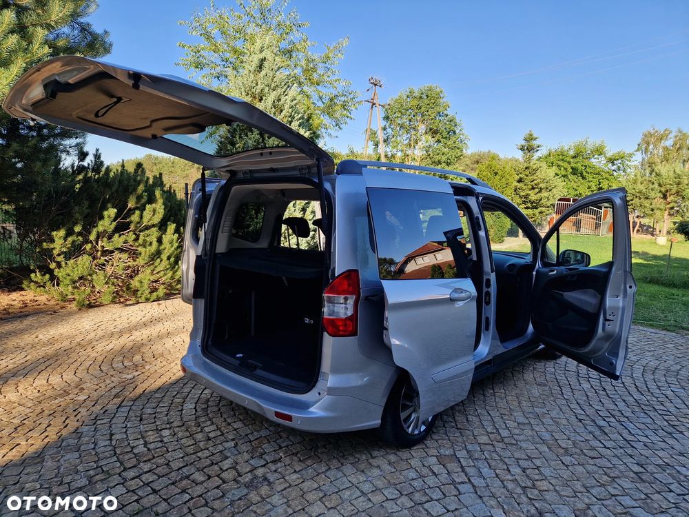 Ford Tourneo Courier 1.5 TDCi S&S Ambiente - 10