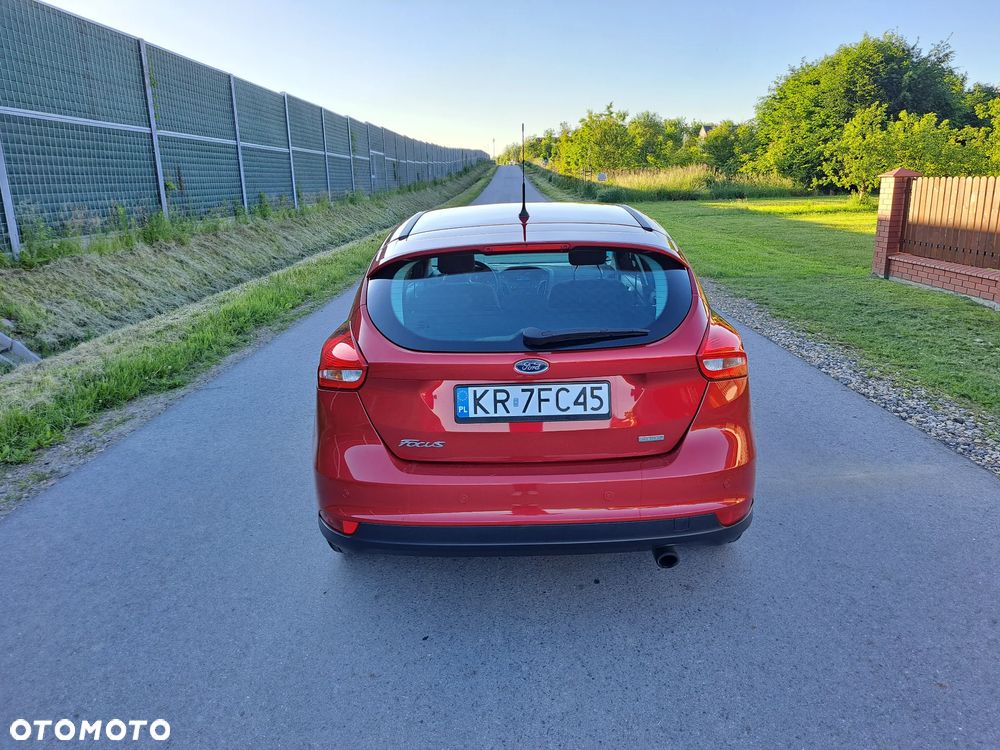 Ford Focus 1.5 EcoBoost Titanium ASS - 4