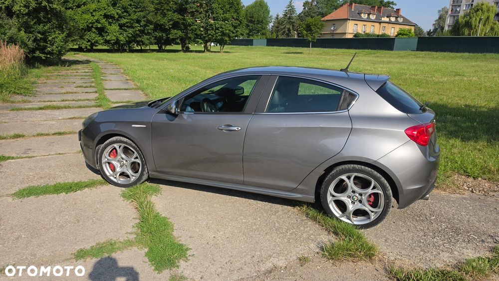 Alfa Romeo Giulietta 2011 photo 4