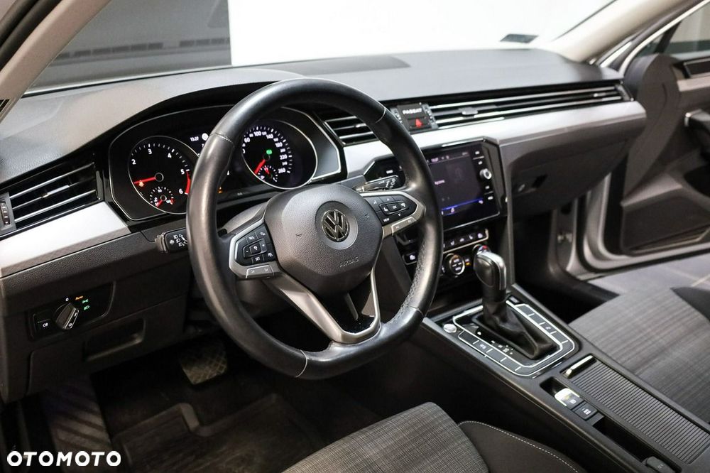 Volkswagen Passat - 14