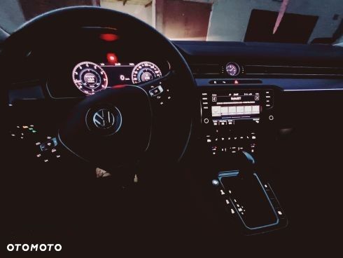 Volkswagen Passat - 15