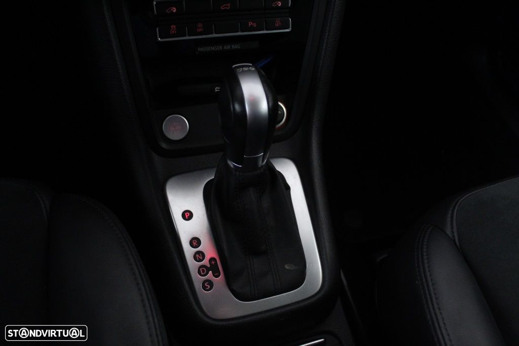 VW Sharan 2.0 TDI Blue Highline DSG - 30