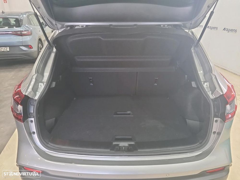 Nissan Qashqai 1.5 dCi N-Connecta J18 - 11