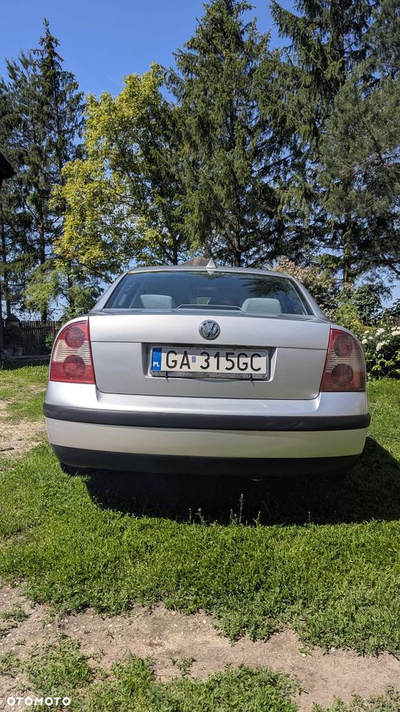 Volkswagen Passat - 4