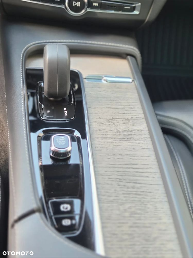 Volvo V90 Cross Country D5 SCR AWD Momentum Pro - 27