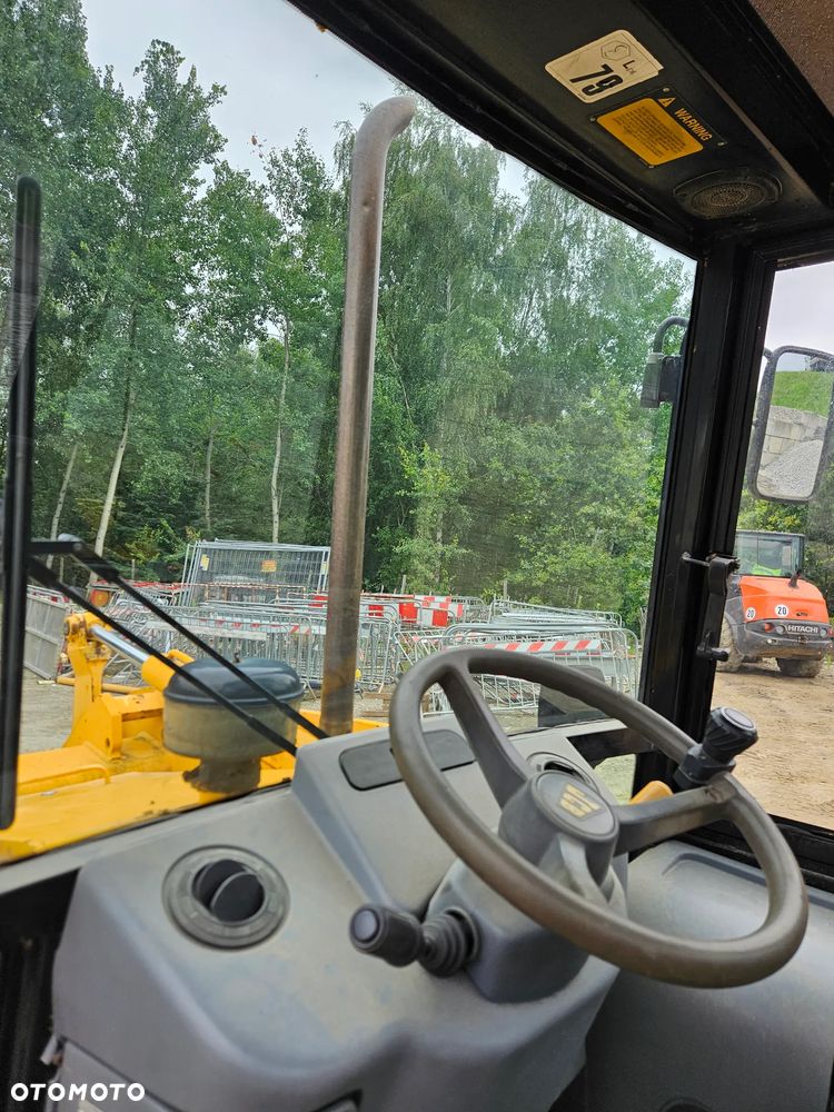 JCB 2CX III - 14