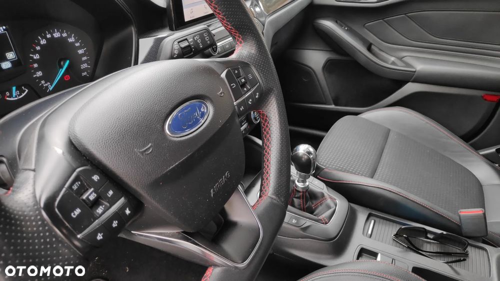 Ford Focus 1.0 EcoBoost ST-Line - 12