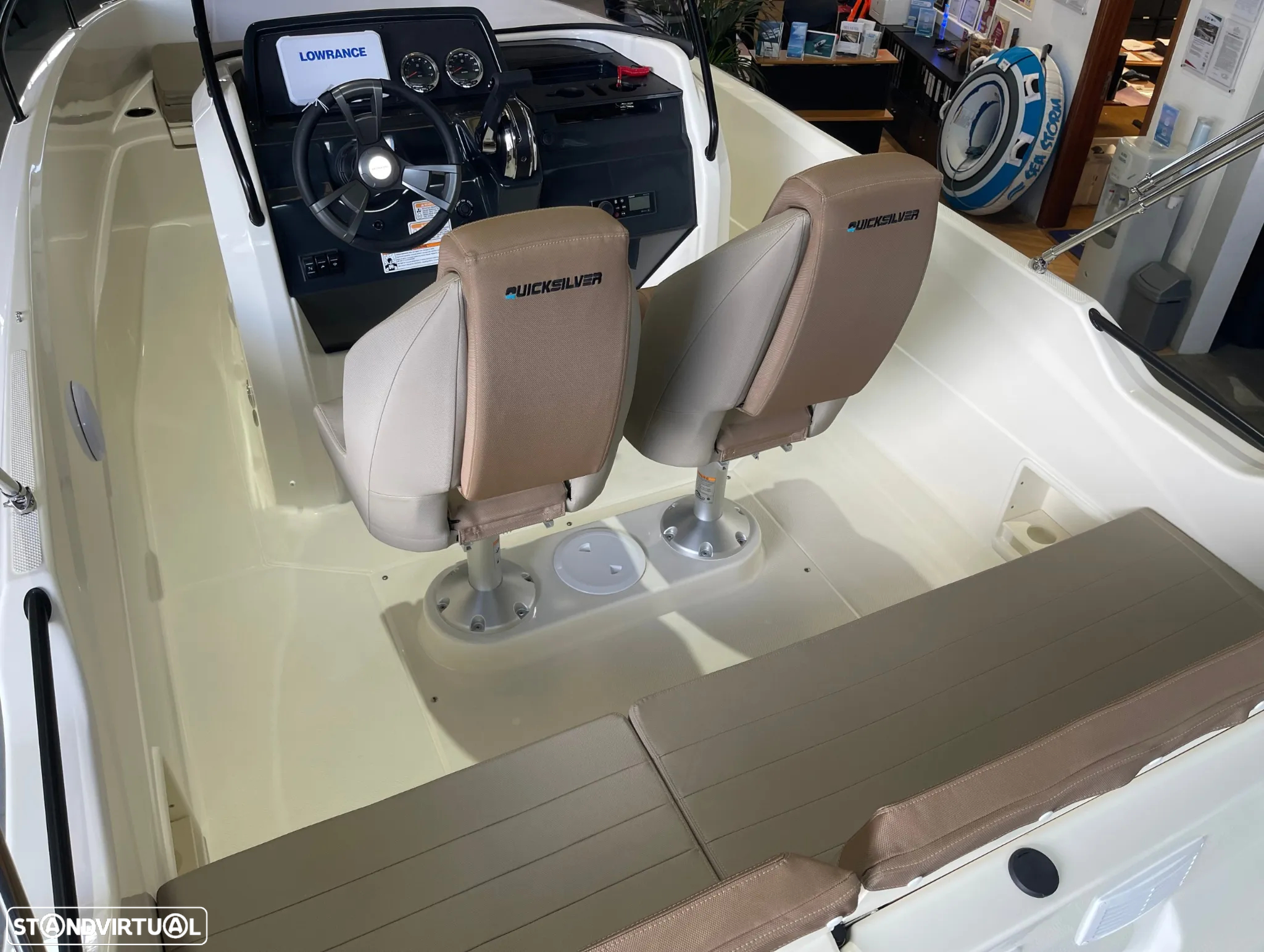 Quicksilver Activ 605 Open - 5