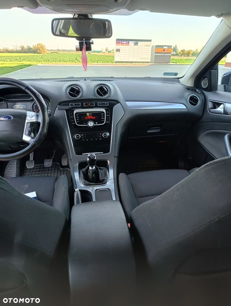Ford Mondeo - 8