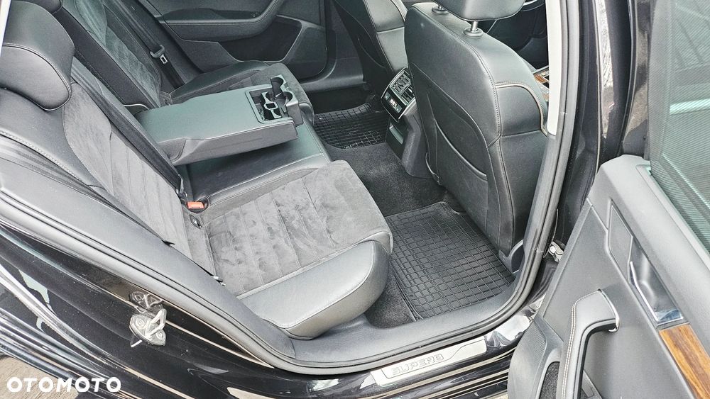 Skoda Superb 2.0 TDI SCR 4x4 Scout DSG - 34