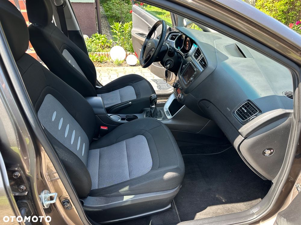 Kia Ceed 1.6 GDI XL - 23