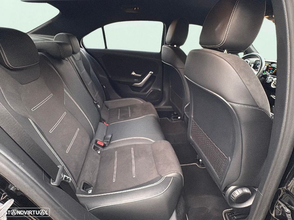 Mercedes-Benz A 250 Limousine e AMG Line - 16