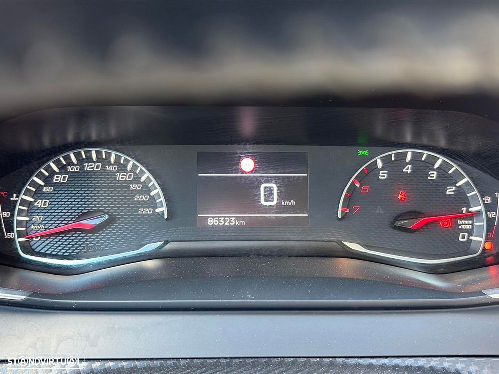 Peugeot 208 1.2 PureTech SE Style - 11