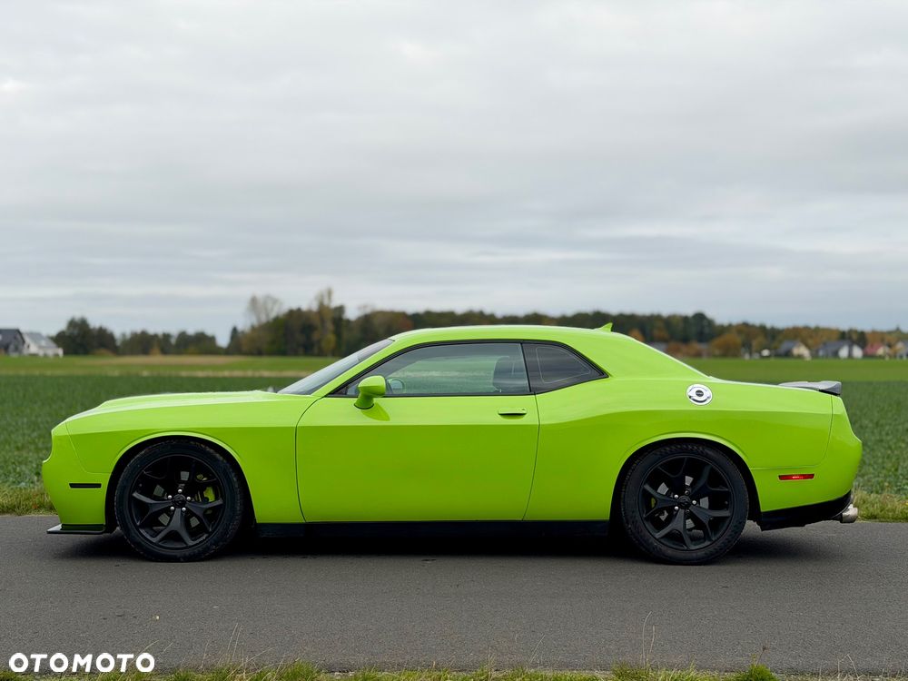 Dodge Challenger - 9