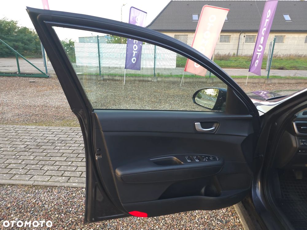 Kia Optima 2.0 M - 17