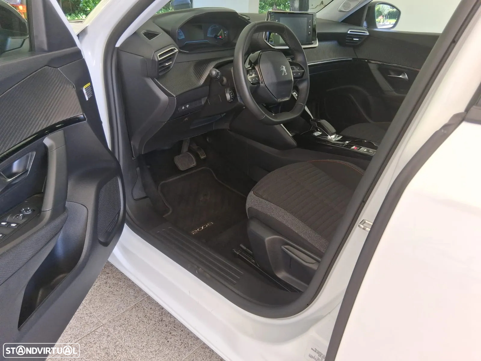 Peugeot e-2008 50 kWh Active - 10