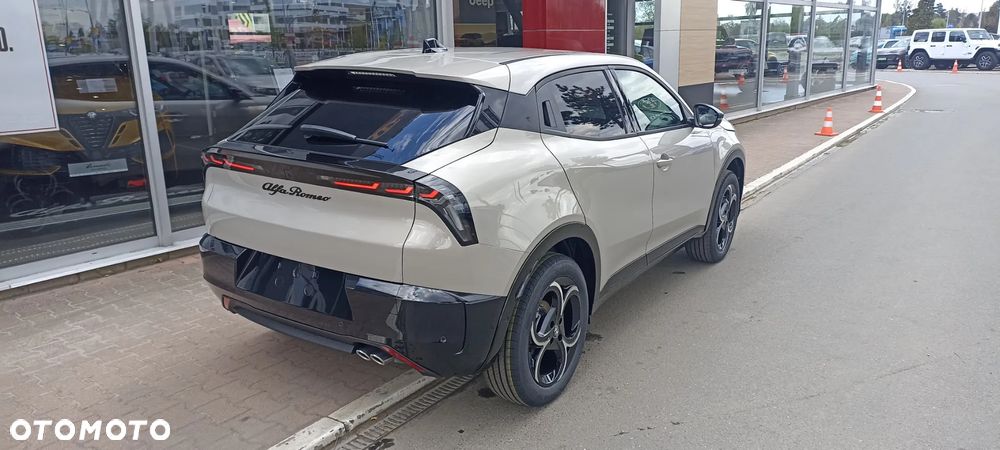 Alfa Romeo Junior 1.2 mHEV Sprint eDCT - 4