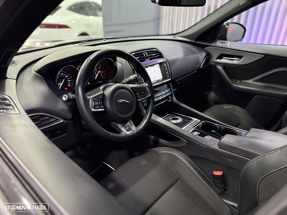 Jaguar F-Pace 20d Aut. R-Sport - 24