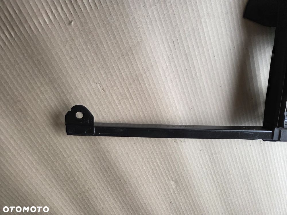 Szyba drzwi lewych przednich przód trójkąt Citroen Berlingo IV - 4