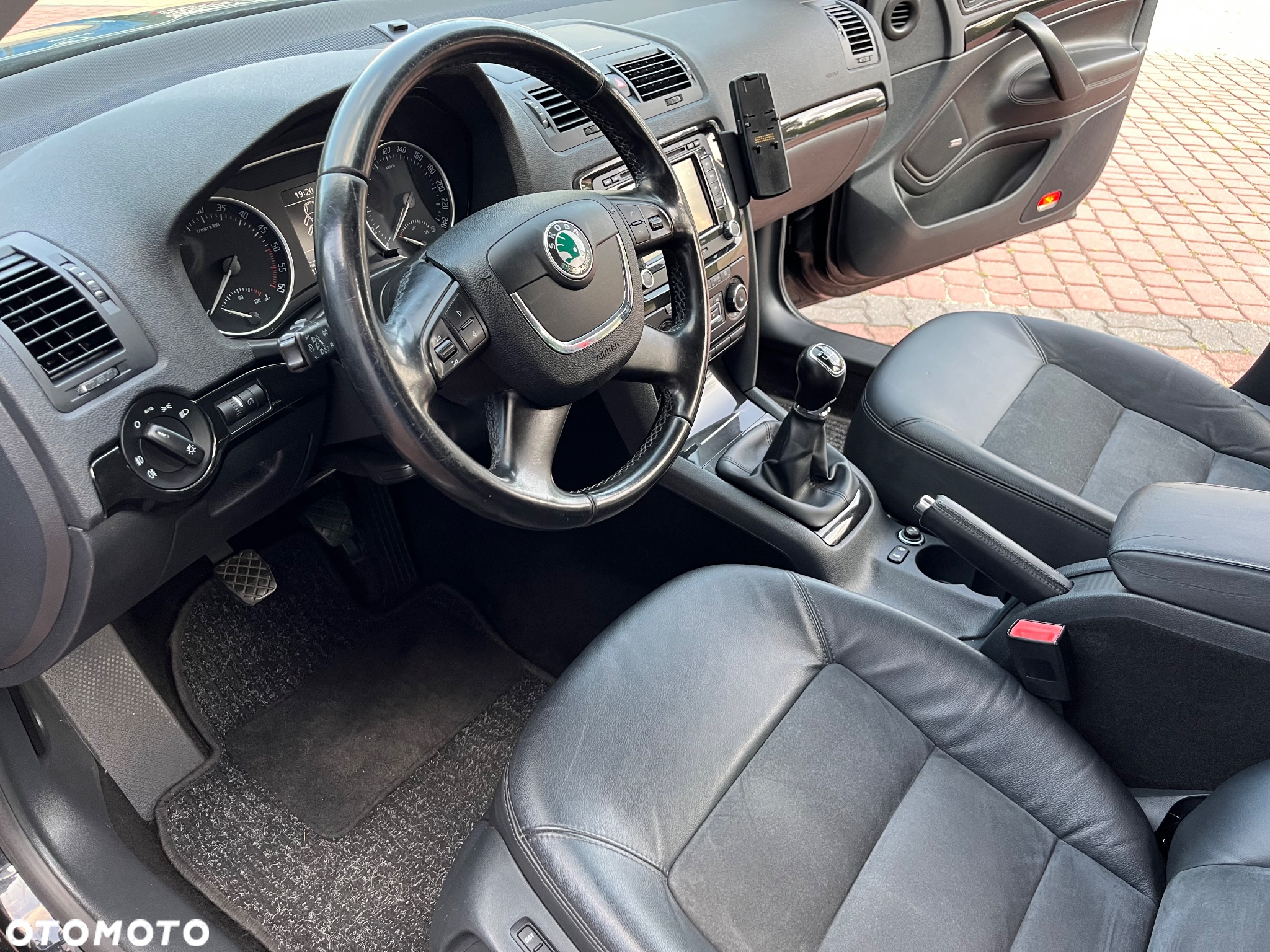 Skoda Octavia 2.0 TDI DPF Laurin & Klement - 35