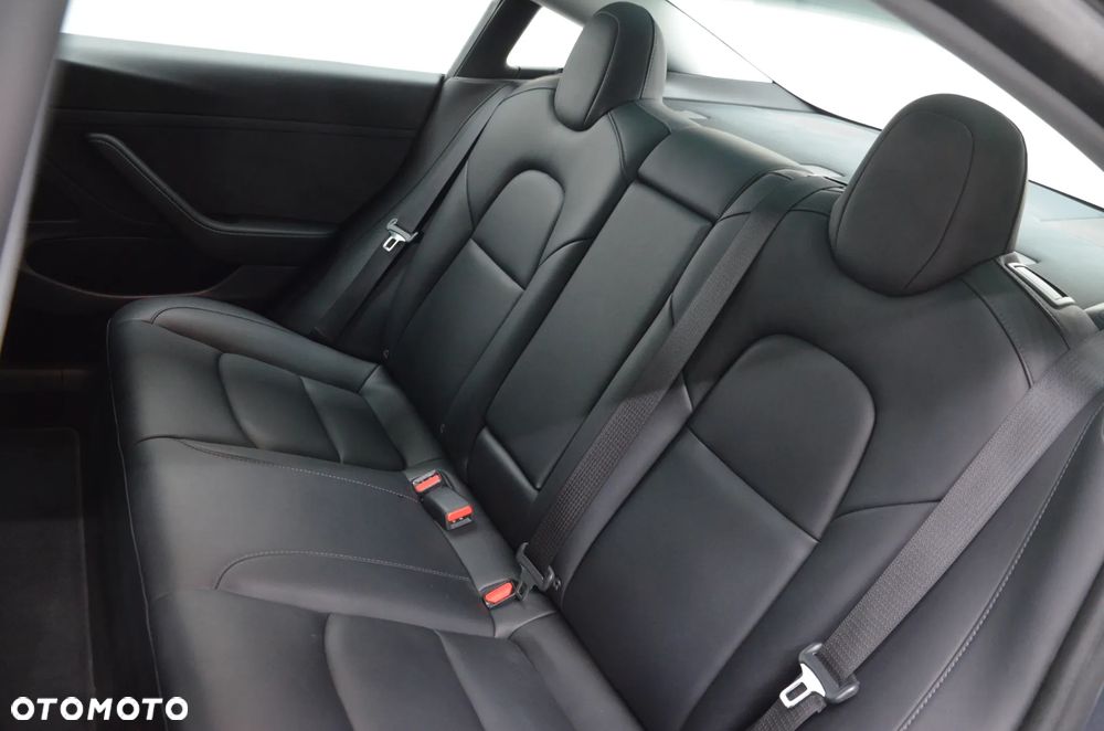 Tesla Model 3 Standard Reichweite Plus Hinterradantrieb - 12