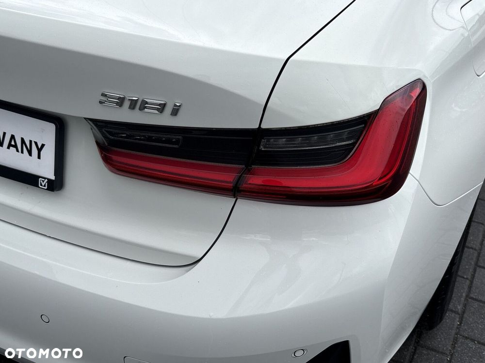 BMW Seria 3 318i - 37