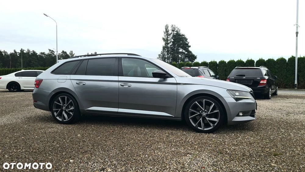 Skoda Superb 2.0 TDI Sportline DSG - 33