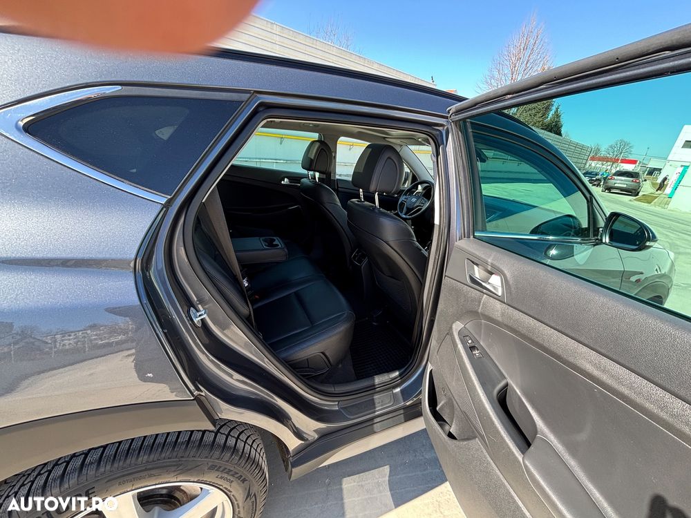 Hyundai Tucson 2.0 CRDI 4WD 6AT Luxury Pack+ - 25