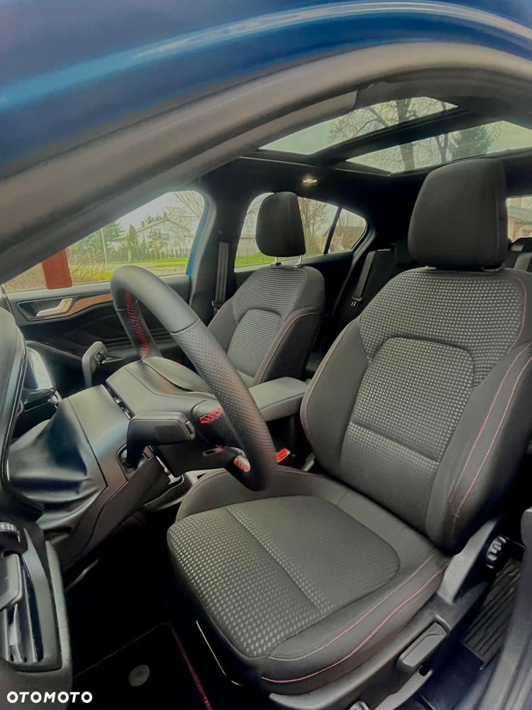 Ford Focus 1.0 EcoBoost ST-Line X - 27