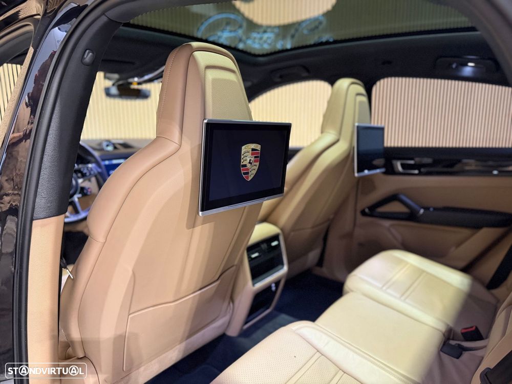 Porsche Cayenne Coupé E-Hybrid Platinum Edition - 12