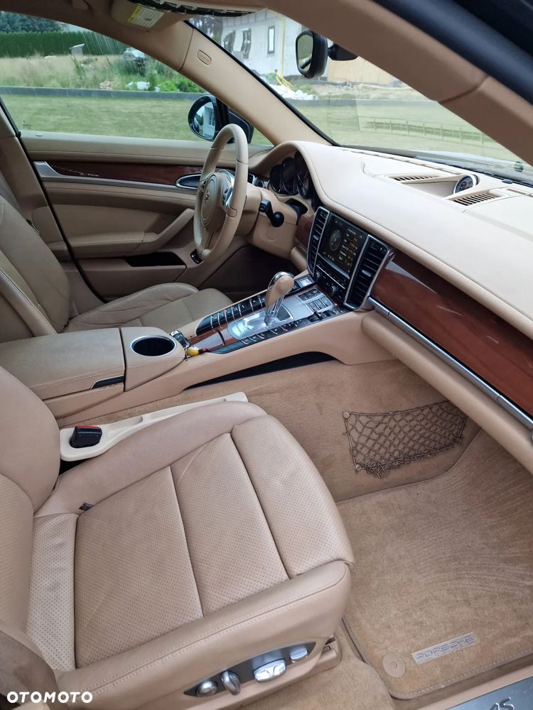 Porsche Panamera 4S PDK - 13