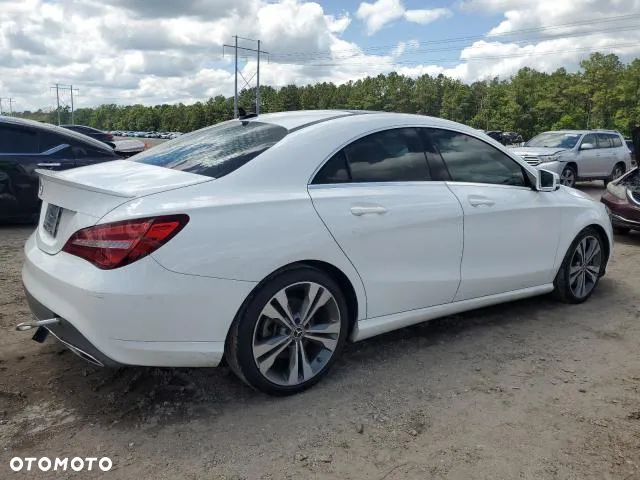 Mercedes-Benz CLA 250 4-Matic AMG Line - 3