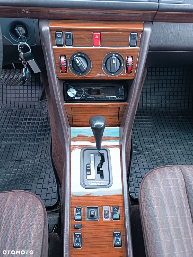 Mercedes-Benz W124 (1984-1993) - 8