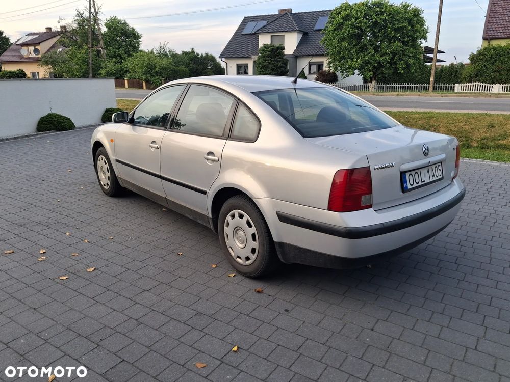 Volkswagen Passat 1.8 - 3
