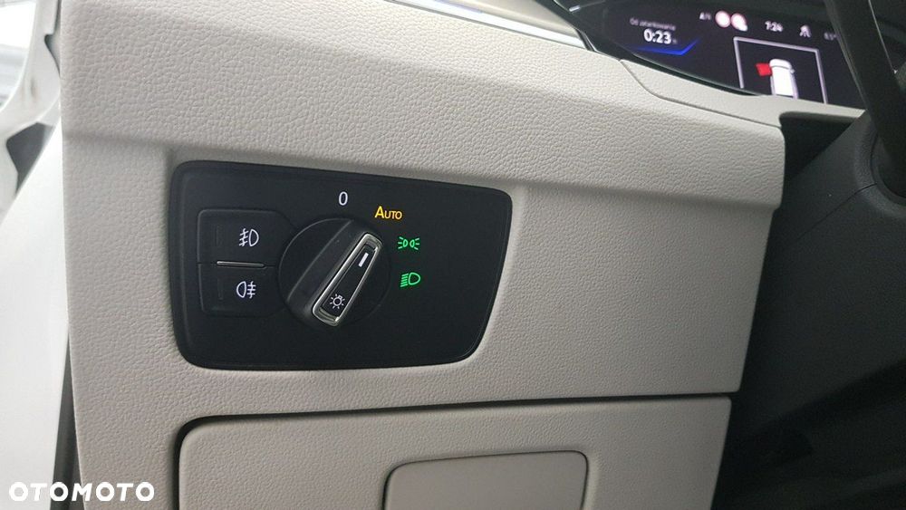 Volkswagen Passat - 21