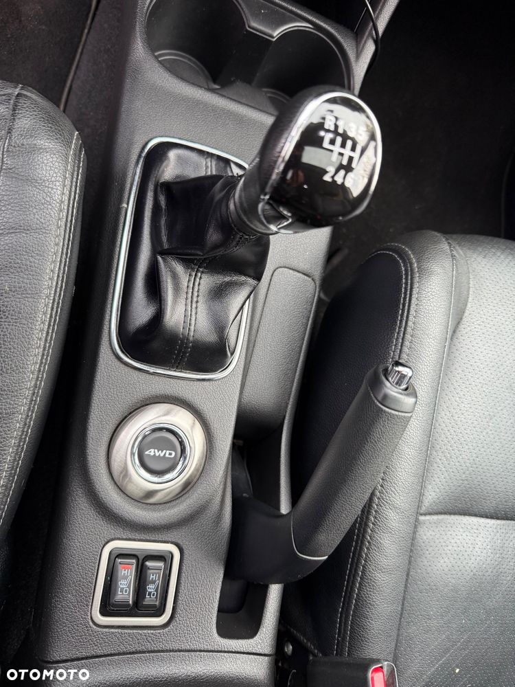 Mitsubishi Outlander 2.2 DI-D 4WD Invite - 24