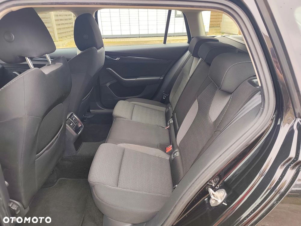 Skoda Octavia 2.0 TDI DSG Edition - 11