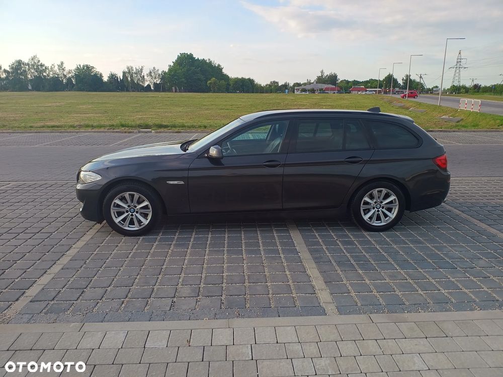 BMW Seria 5 520d xDrive - 2